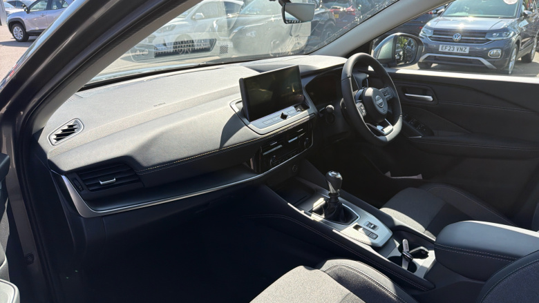 Nissan Qashqai 1.3 DiG-T MH N-Connecta 5dr Petrol Hatchback